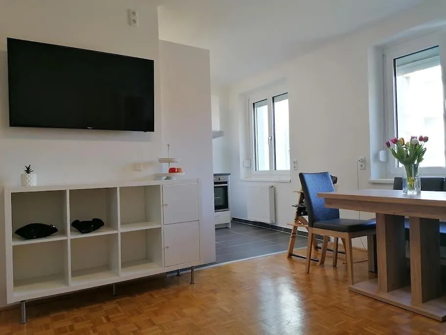 Wundervolle Familienwohnung Nahe Schonbrunn Wien 0*,  Østrig